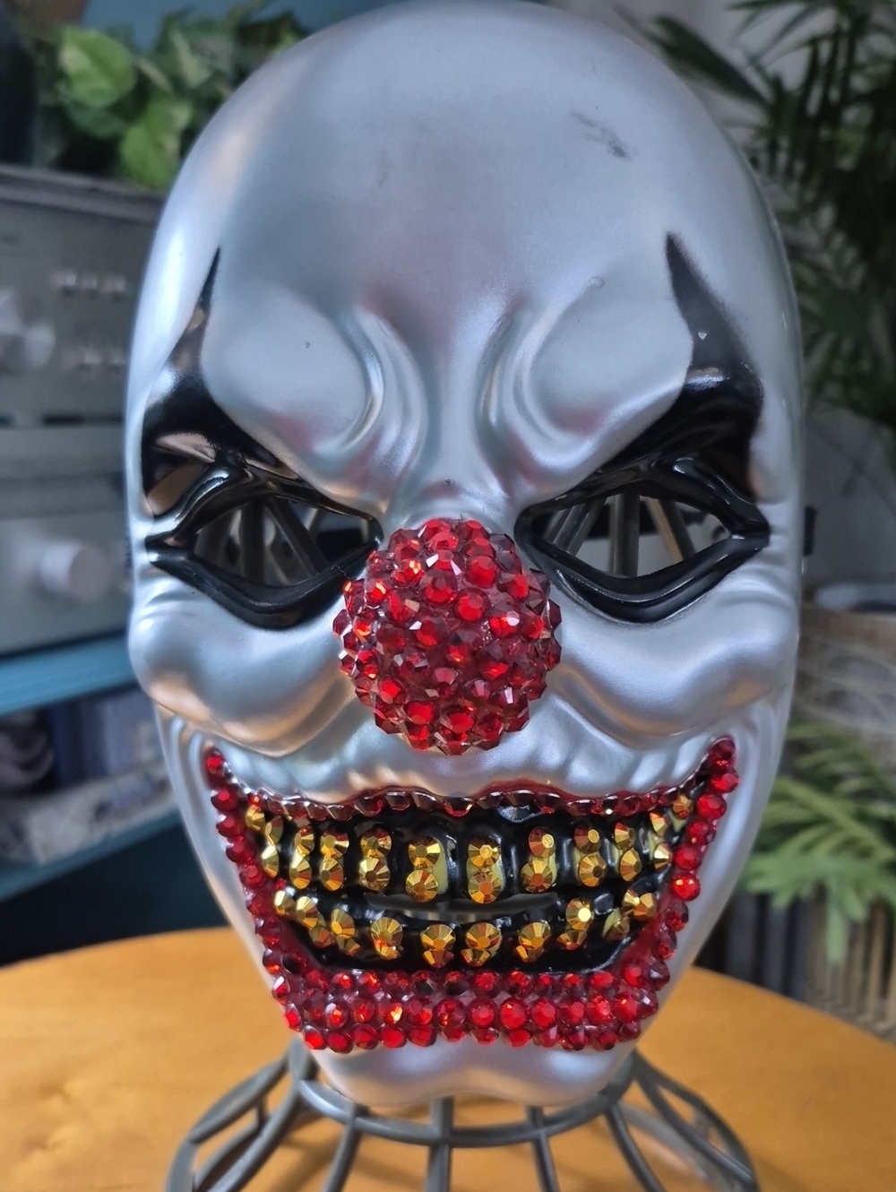 Fun World Big Top Bling Crystal Killer Clown Mask